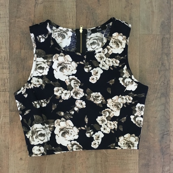 FORA 2-Piece Short Set - Picture 3 of 6